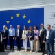 Очільник Парижа вправлявся у петриківському живописі на українській локації до Європейського Дня 7