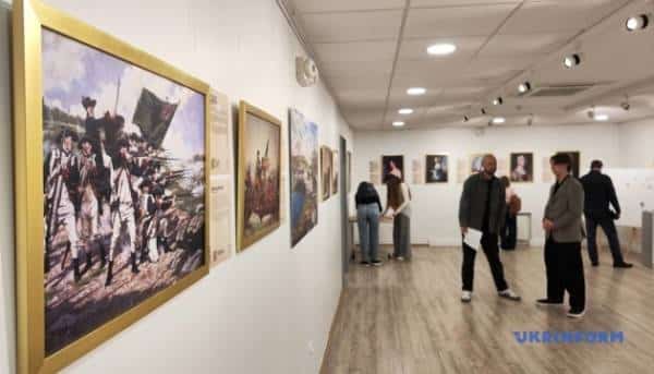 ГОЛОВНА 56 Київ приймає експозицію до 250-го ювілею американської незалежності.