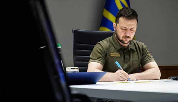 Президент відзначив стипендіями 218 юних літераторів та діячів мистецтва