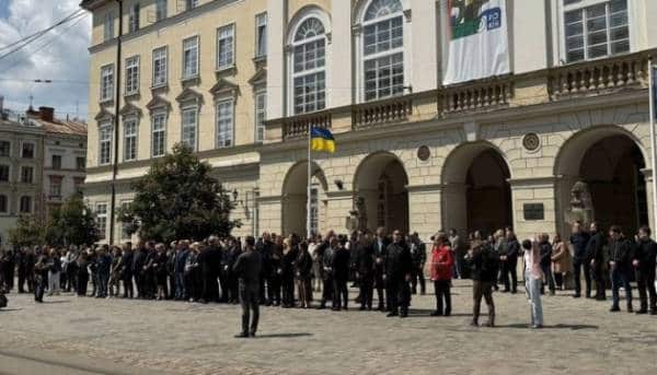 ГОЛОВНА 36 У Львові попрощалися з народним депутатом Кубівим