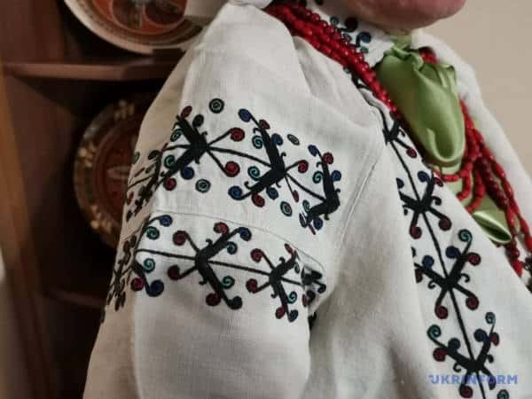 Як вінницькі умільці вдачу жінки у вишивці «зашифрували» 11 Як вінницькі умільці вдачу жінки у вишивці «зашифрували» 11
