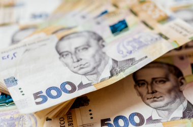 Вчительські виплати знову опинилися на дні рейтингу по Україні.