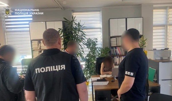 У поліції заявили про ухилення від сплати майже ₴40 мільйонів податків на «тіньовій» мережі секонд-хенду 7