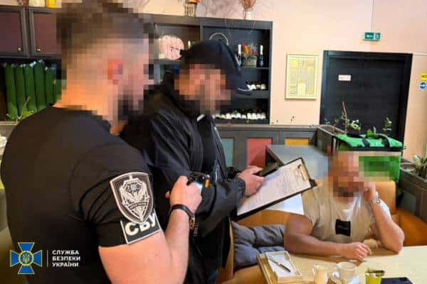 У БЕБ ліквідували дві корупційні схеми - затримали аналітика і детектива 6