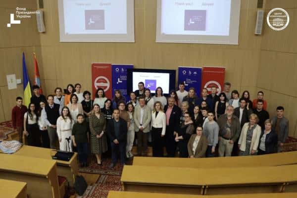 Професор Единбурзького університету Чарльз Кокелл прочитав відкриту лекцію в КНУ ім.Тараса Шевченка 6 Професор Единбурзького університету Чарльз Кокелл прочитав відкриту лекцію в КНУ ім.Тараса Шевченка 6