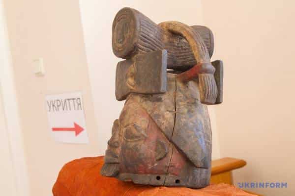 У Києві презентовано експозицію африканських личин. 14 У Києві презентовано експозицію африканських личин. 14