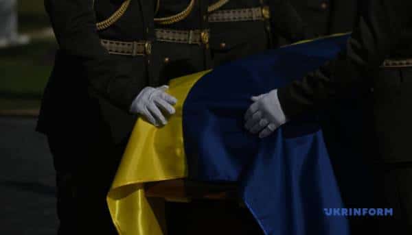 ГОЛОВНА 38 Лідера ОУН Андрія Мельника та його дружину перепоховали на Національному меморіальному кладовищі