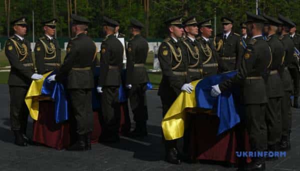 Лідера ОУН Андрія Мельника та його дружину перепоховали на Національному меморіальному кладовищі 28 Лідера ОУН Андрія Мельника та його дружину перепоховали на Національному меморіальному кладовищі 28