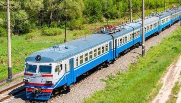 Укрзалізниця запускає продаж приміських квитків через застосунок по всій країні 3