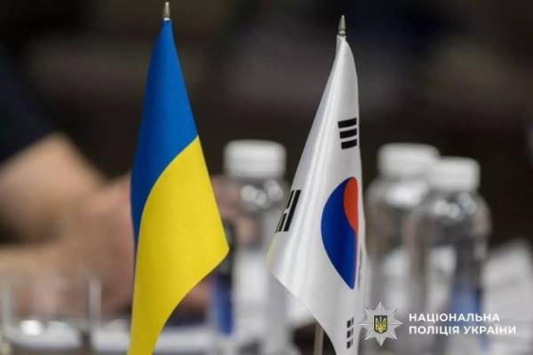 Корея передала Нацполіції 60 пікапів для виконання службових завдань в умовах війни 14