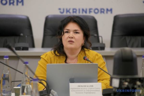 За останні роки в театрах восьми міст було поставлено 11 вистав за твором «Енеїда». 24