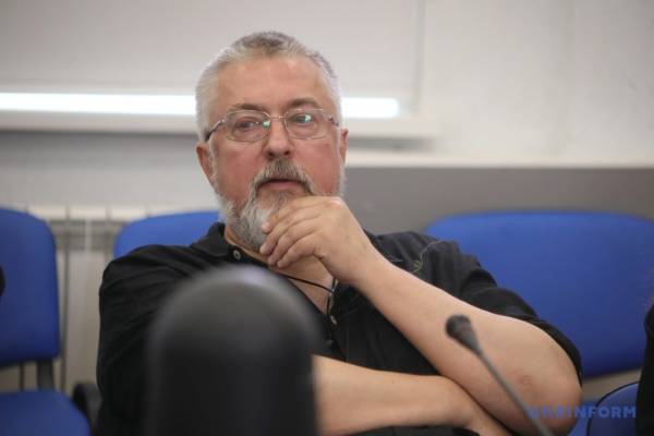 За останні роки в театрах восьми міст було поставлено 11 вистав за твором «Енеїда». 25