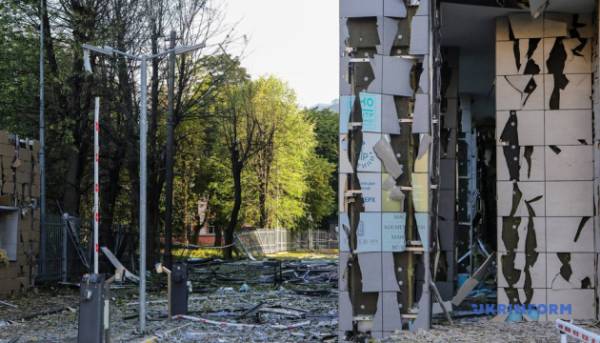 ГОЛОВНА 59 Кіностудія Довженка втратила найбільшу та найстарішу колекцію костюмів України внаслідок російської атаки.