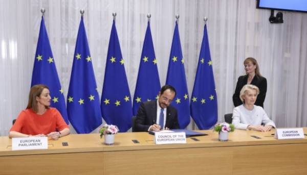 ГОЛОВНА 26 Європейські лідери уклали спільну заяву «Європа заради культури, культура заради Європи».