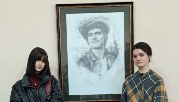 У Чернівецькому художньому музеї стартувала експозиція, присвячена 85-річчю Івана Миколайчука. 19 У Чернівецькому художньому музеї стартувала експозиція, присвячена 85-річчю Івана Миколайчука. 19