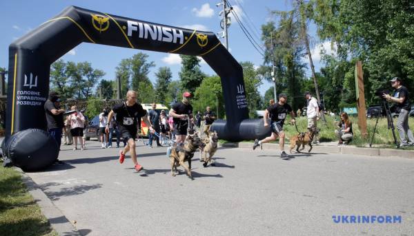 У Києві вперше провели військовий K9-забіг із службовими собаками - встановлений рекорд України 21