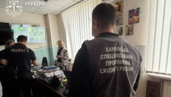 Посадовців армійського корпусу викрили на поборах із підлеглих військових 12 Посадовців армійського корпусу викрили на поборах із підлеглих військових 12