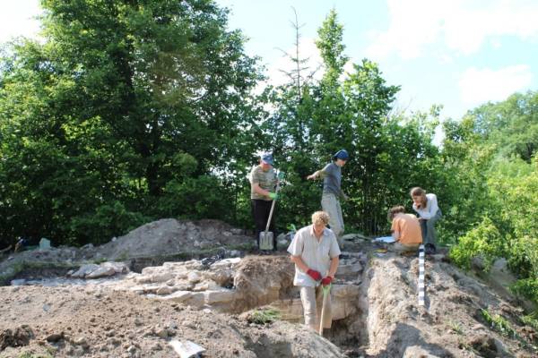 На Хмельниччині знайшли основу дзвіниці печерного монастиря 10