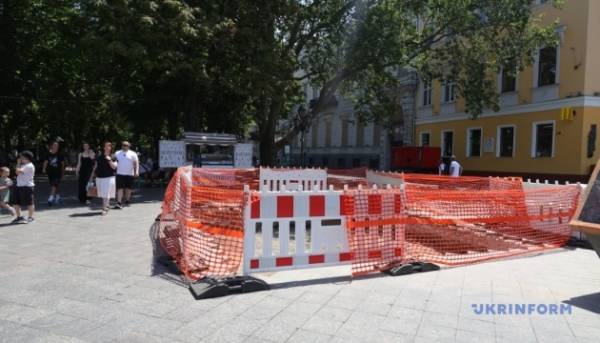 ГОЛОВНА 41 На Приморському бульварі Одеси знову розпочалися археологічні дослідження у пошуках замку Хаджибей.