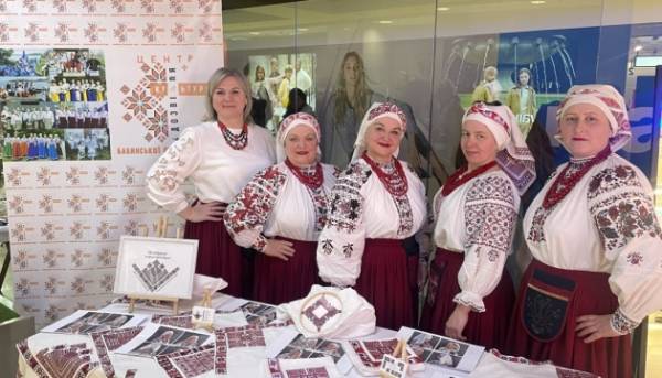 На Рівненщині до переліку культурної спадщини додали вишиті картини з бузком та&hellip;