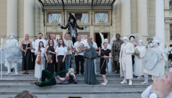 У Чернівцях відбувся перший фестиваль вуличного театру TRALKA FEST