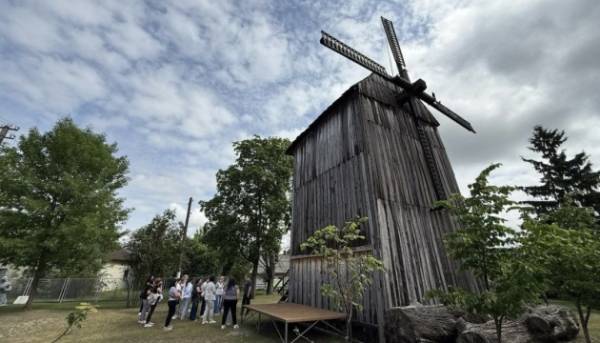 ГОЛОВНА 40 На Рівненщині розпочалися «Мистецькі оздоровчі виїзди»