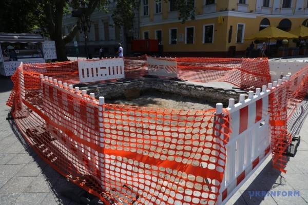 На Приморському бульварі Одеси знову розпочалися археологічні дослідження у пошуках замку Хаджибей. 4 На Приморському бульварі Одеси знову розпочалися археологічні дослідження у пошуках замку Хаджибей. 4