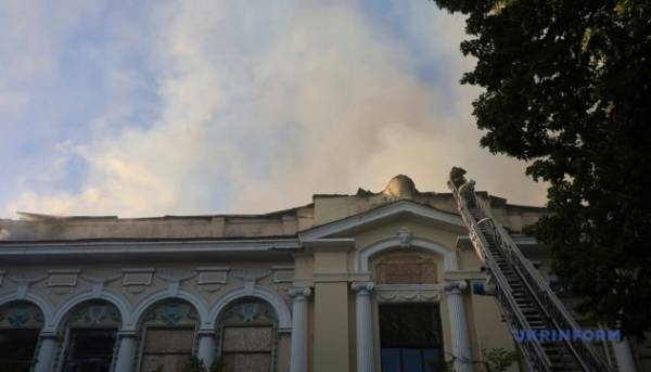 ГОЛОВНА 40 Спілка митців закликає митців додати експонати до фондів Харківського художнього музею