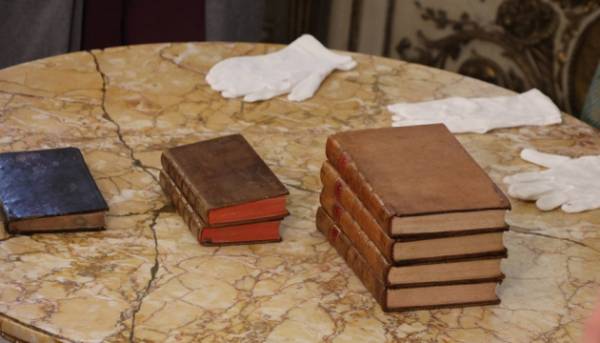 ГОЛОВНА 40 Книжкова колекція Вернадського поповнилася стародавніми виданнями Вольтера, Шевальє та Маршалла із згадками…