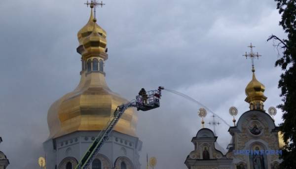 У Верховній Раді після нападу на Київську Лавру виступили з пропозицією звернутися до ЮНЕСКО щодо зупинення членства Росії. 20 У Верховній Раді після нападу на Київську Лавру виступили з пропозицією звернутися до ЮНЕСКО щодо зупинення членства Росії. 20