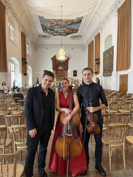 Lyatoshynsky Trio зробило свій дебют на церемонії відкриття Зальцбурзького фестивалю. 7