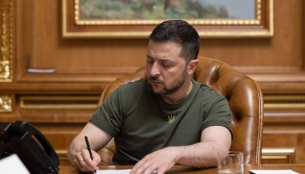 Зеленський присвоїв звання Героя України директору Дніпропетровської обласної лікарні Сергію Риженку