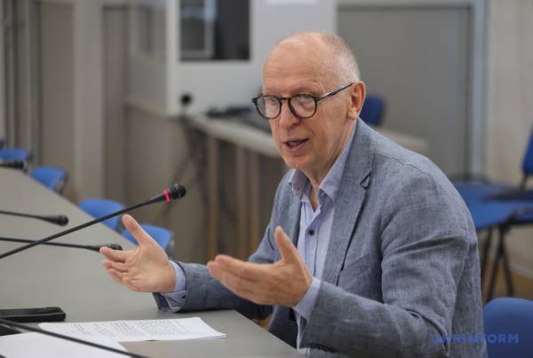 РетроМузФест імені Весоловського цього року відбудеться під девізом «Мелодії, що руйнують бар'єри». 8