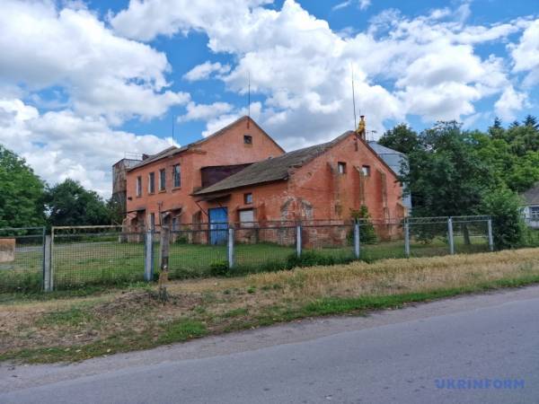 Гельмязів: на перетині карт Боплана та гривні 25