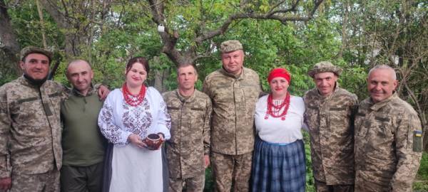 На городі чорна бузина, на столі чорносмородиновий лікер 19 На городі чорна бузина, на столі чорносмородиновий лікер 19