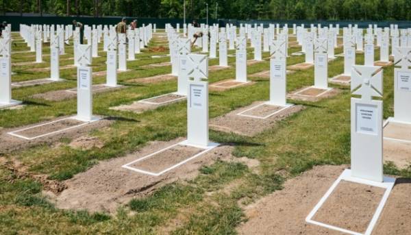 На Національному військовому меморіальному кладовищі завершили відновлювальні роботи після зливи