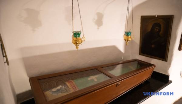 ГОЛОВНА 37 Відновлено доступ до Дальніх печер у Києво-Печерській лаврі.
