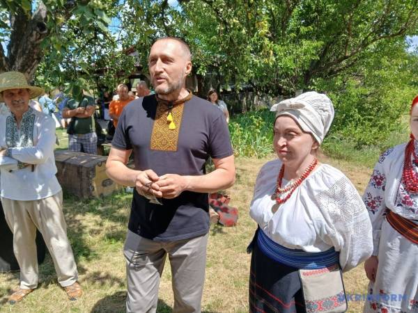 «Зажинки»: перші зібрані з поля колоски відклали для різдвяного дідуха 25
