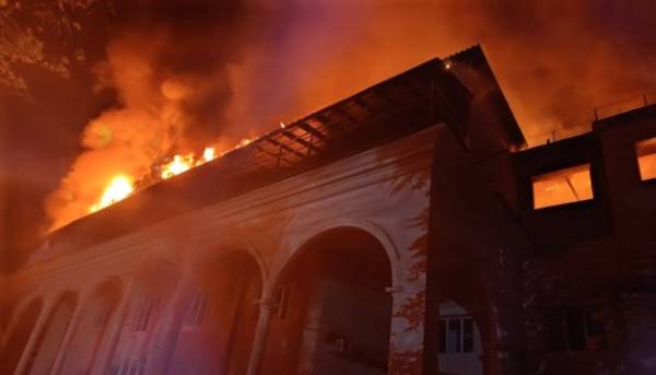 ГОЛОВНА 19 Російська масована атака балістичними ракетами на столицю зруйнувала друкарню та призвела до…