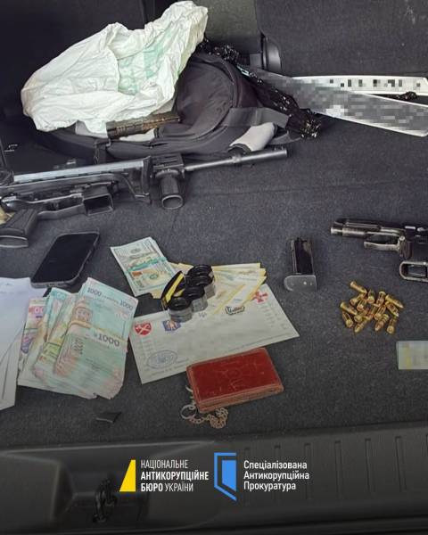 $1 мільйон, щоб не екстрадували в Росію: НАБУ і САП оголосили підозру чоловіку, який вимагав хабар 8 $1 мільйон, щоб не екстрадували в Росію: НАБУ і САП оголосили підозру чоловіку, який вимагав хабар 8