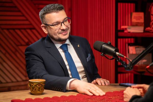 Укрінформ та Український інститут нацпам'яті запустили другий сезон подкастів «Правда чи міф» 5 Укрінформ та Український інститут нацпам'яті запустили другий сезон подкастів «Правда чи міф» 5