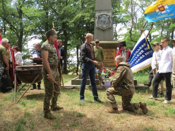 На Вінниччині облаштовано місце поховання козацького полковника Данила Нечая. 9 На Вінниччині облаштовано місце поховання козацького полковника Данила Нечая. 9
