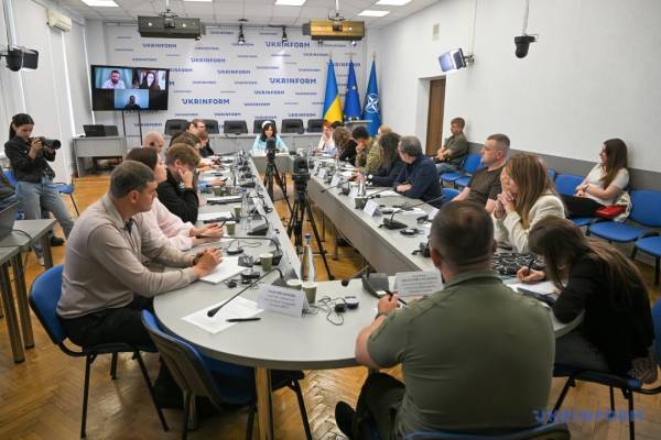 Воєнна журналістика не має ставати журналістикою особистих оцінок - Міноборони 5 Воєнна журналістика не має ставати журналістикою особистих оцінок - Міноборони 5