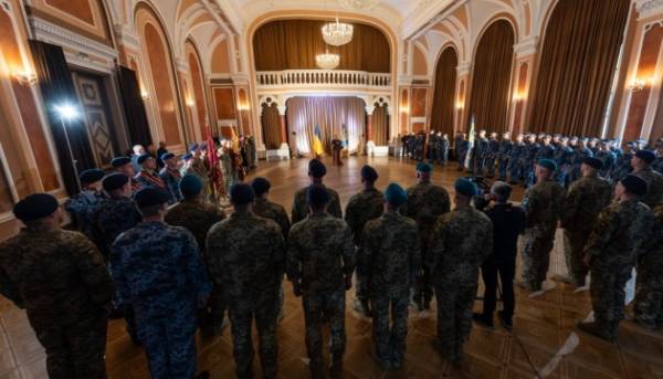 Зеленський нагородив воїнів ВМС та оголосив про створення в Одесі Академії військово-морських сил 3 Зеленський нагородив воїнів ВМС та оголосив про створення в Одесі Академії військово-морських сил 3
