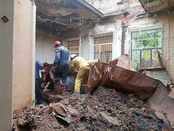 Харківський художній музей надав нові деталі щодо збитків, завданих картинам внаслідок атаки РФ. 9 Харківський художній музей надав нові деталі щодо збитків, завданих картинам внаслідок атаки РФ. 9