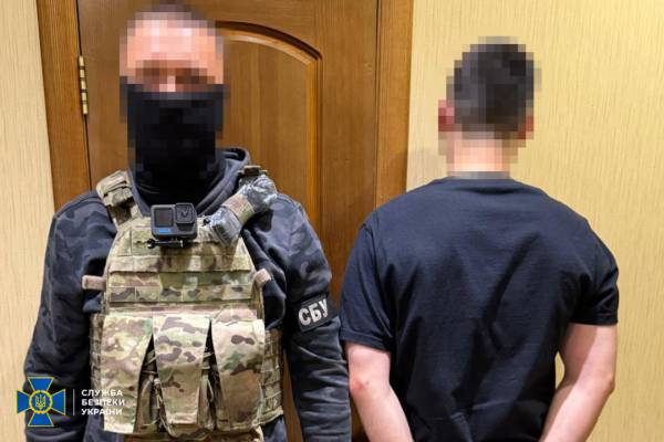 В Україні викрили міжнародний наркосиндикат: СБУ вилучила найбільшу з початку війни партію кокаїну 10 В Україні викрили міжнародний наркосиндикат: СБУ вилучила найбільшу з початку війни партію кокаїну 10