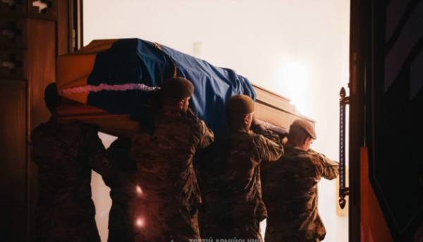 У Києві пройшла церемонія прощання з полковником Євгеном Коновальцем