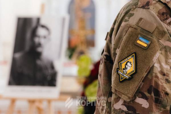 У Києві пройшла церемонія прощання з полковником Євгеном Коновальцем 12