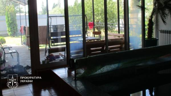 Хабар від арештанта і майно поза декларацією: ексзаступник керівника Київського СІЗО отримав підозру 6 Хабар від арештанта і майно поза декларацією: ексзаступник керівника Київського СІЗО отримав підозру 6