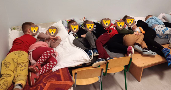 Дитячий садок під час війни: навіщо ліжка в сховищах, а кухарі приходять на роботу о четвертій ранку